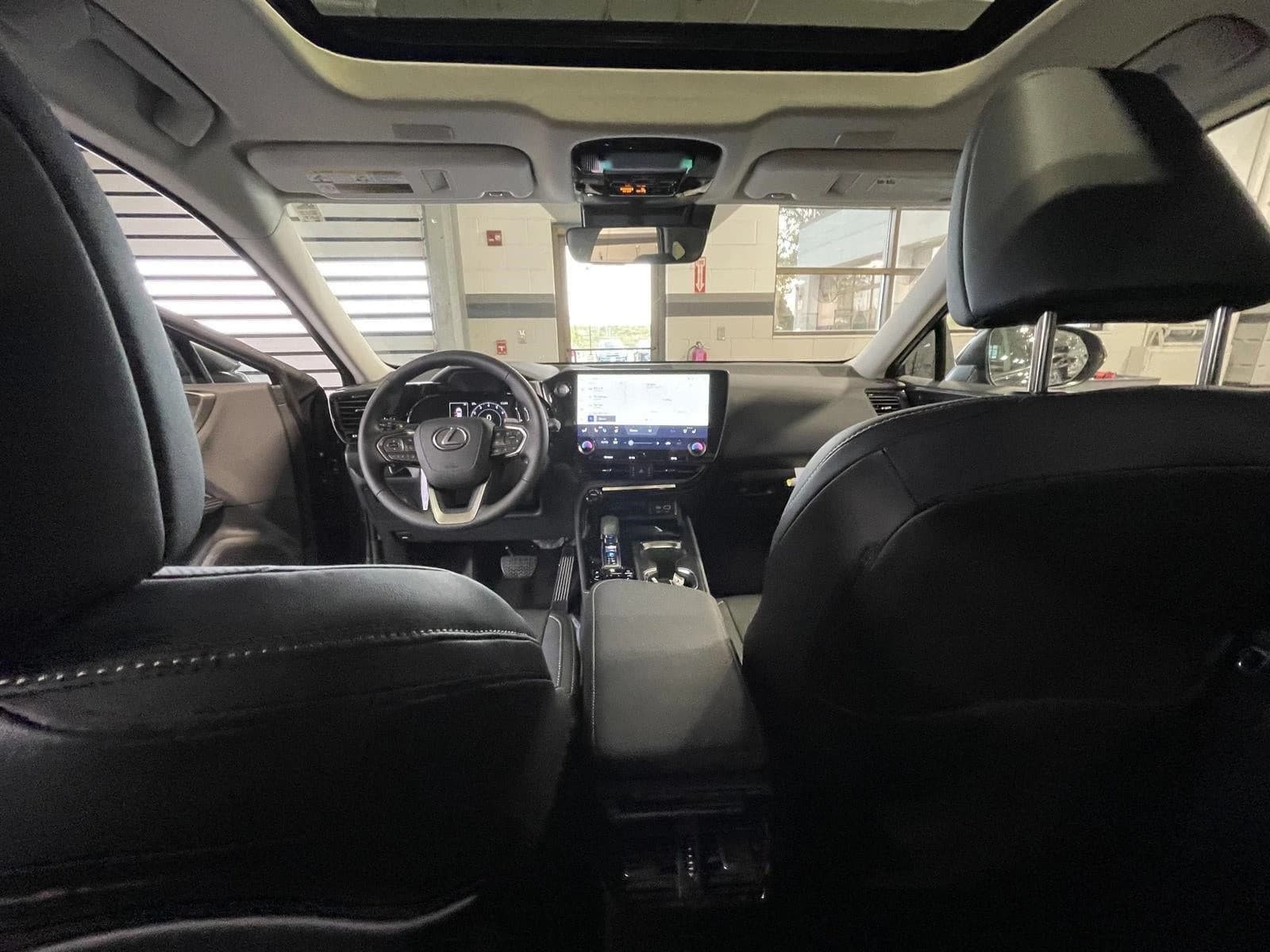 Lexus NX NX 350 Premium AWD 2026 — side view