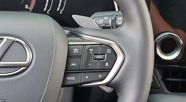 Lexus NX NX 350 Premium AWD 2026 — side view