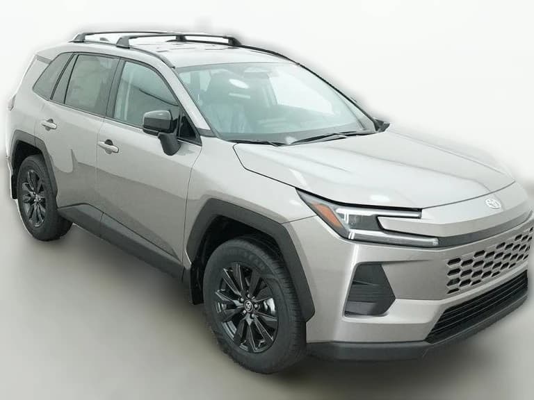 Toyota RAV4 XLE Premium AWD (Natl) 2026 — side view