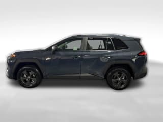 Toyota RAV4 LE AWD (Natl)