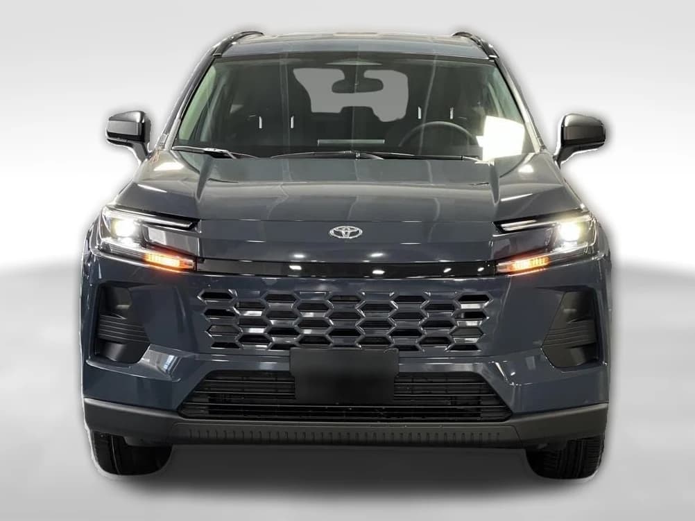 Toyota RAV4 LE AWD (Natl) 2026 — side view