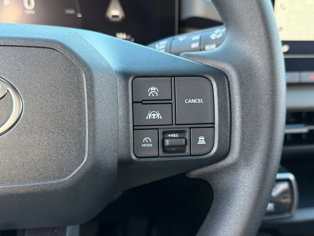 Toyota RAV4 LE AWD (Natl) 2026 — side view