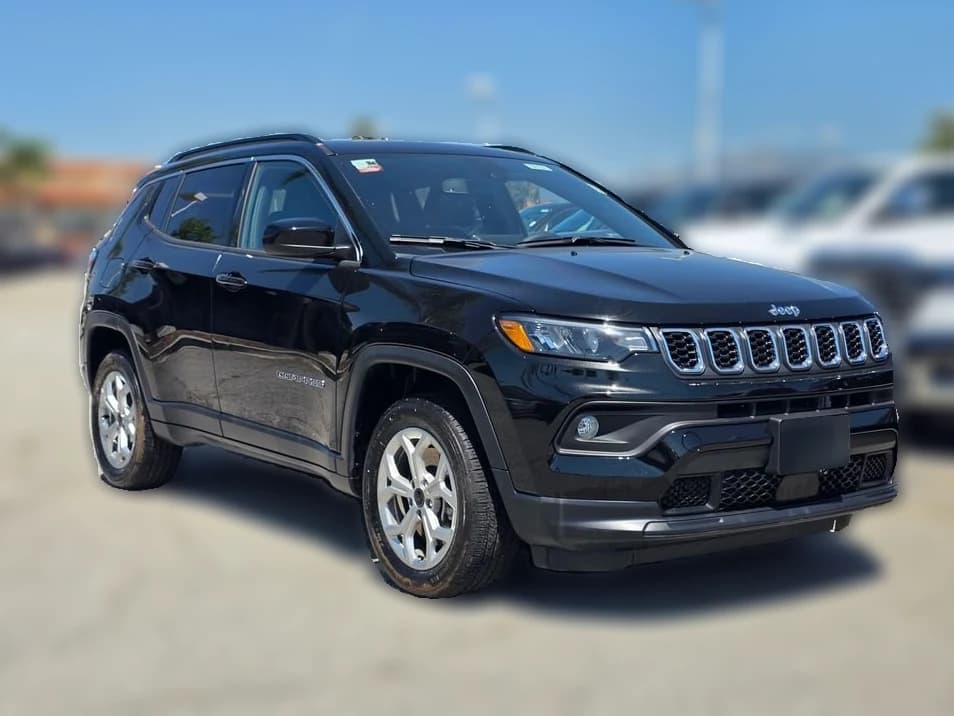 Jeep Compass Latitude 4x4 2025 — side view