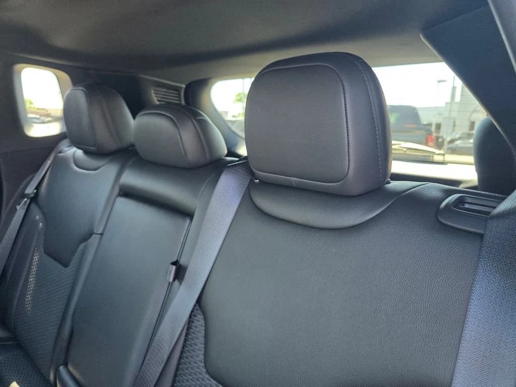 Jeep Compass Latitude 4x4 2025 — side view
