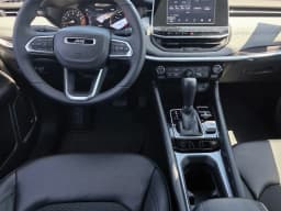 Jeep Compass Latitude 4x4 2025 — side view