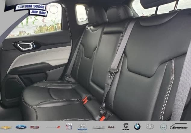 Jeep Compass Limited 4x4 2026 — side view