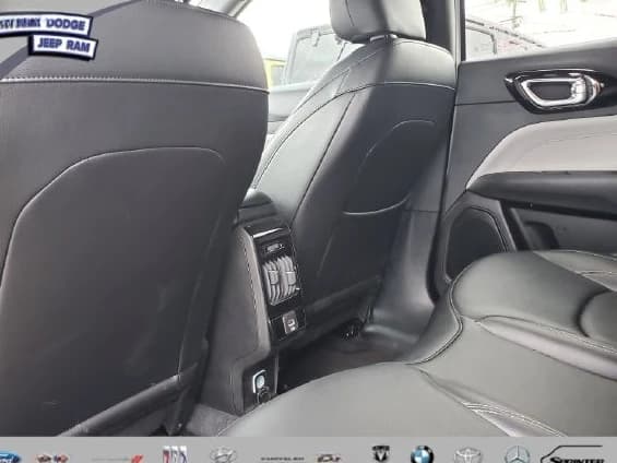Jeep Compass Limited 4x4 2026 — side view