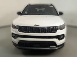 Jeep Compass Limited Altitude 4x4 2026 — side view