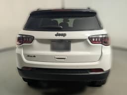 Jeep Compass Limited Altitude 4x4 2026 — side view