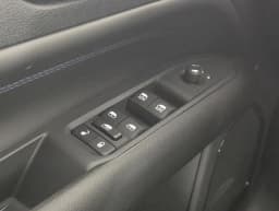 Jeep Compass Limited Altitude 4x4 2026 — side view