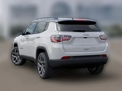 Jeep Compass Limited Altitude 4x4 2026 — side view