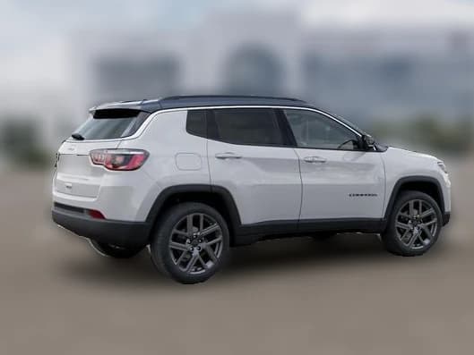 Jeep Compass Limited Altitude 4x4 2026 — side view