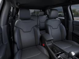 Jeep Compass Limited Altitude 4x4 2026 — side view
