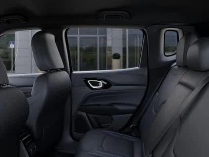 Jeep Compass Limited Altitude 4x4 2026 — side view