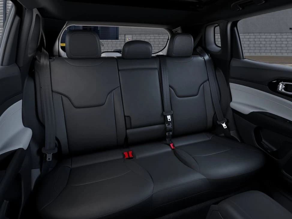 Jeep Compass Limited 4x4 2026 — side view