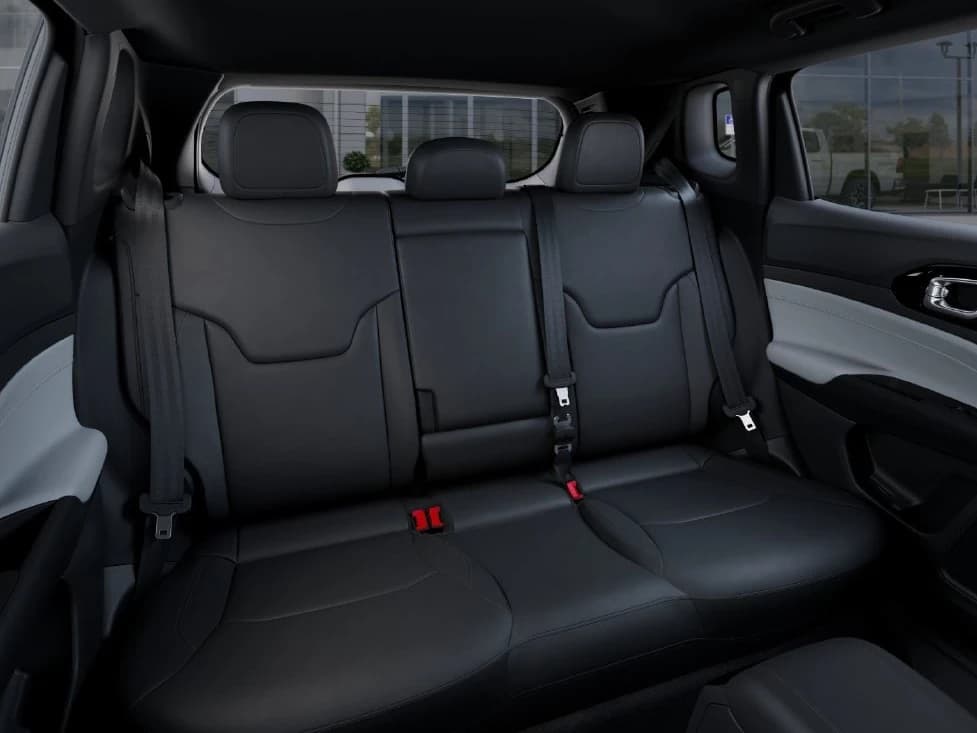 Jeep Compass Limited 4x4 2026 — side view