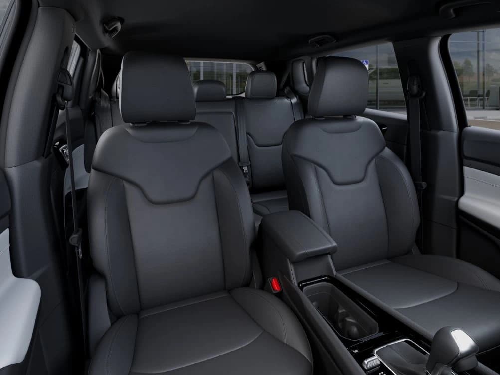 Jeep Compass Limited 4x4 2026 — side view
