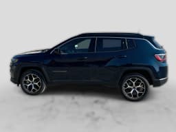 Jeep Compass Limited 4x4 2026 — side view