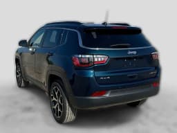 Jeep Compass Limited 4x4 2026 — side view