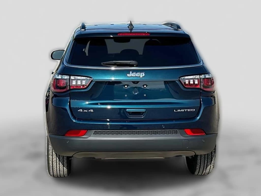 Jeep Compass Limited 4x4 2026 — side view