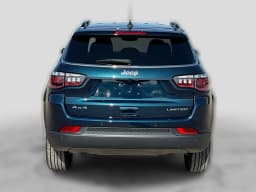 Jeep Compass Limited 4x4 2026 — side view
