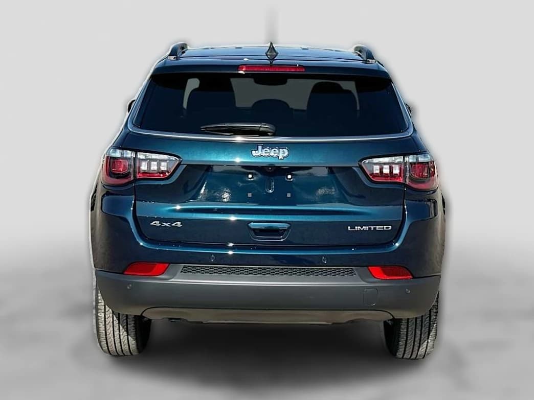 Jeep Compass Limited 4x4 2026 — side view