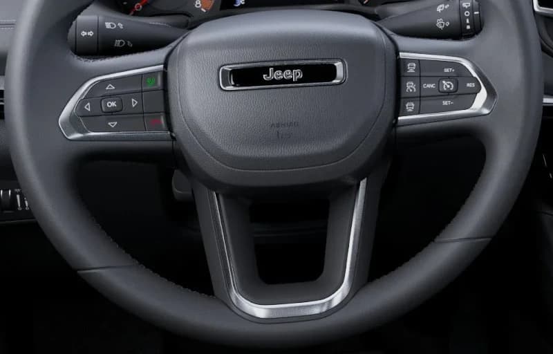 Jeep Compass Limited Altitude 4x4 2026 — side view
