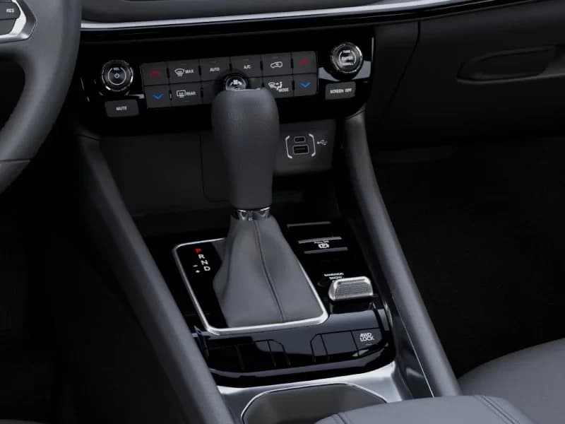 Jeep Compass Limited Altitude 4x4 2026 — side view