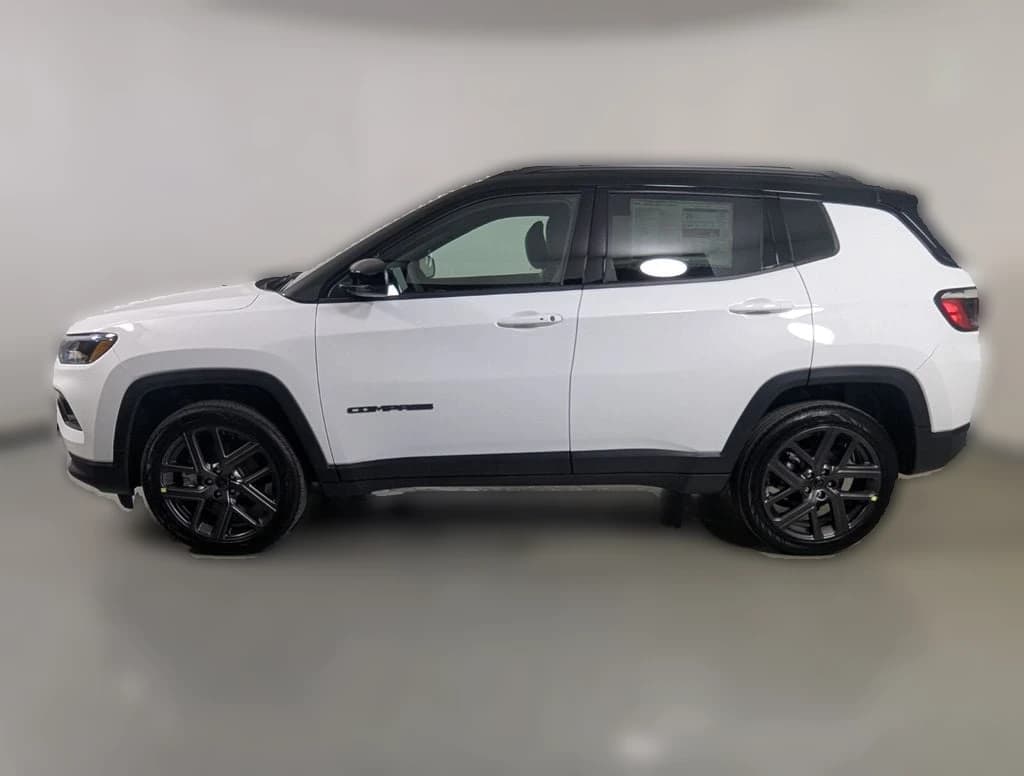 Jeep Compass Limited Altitude 4x4 2026 — side view