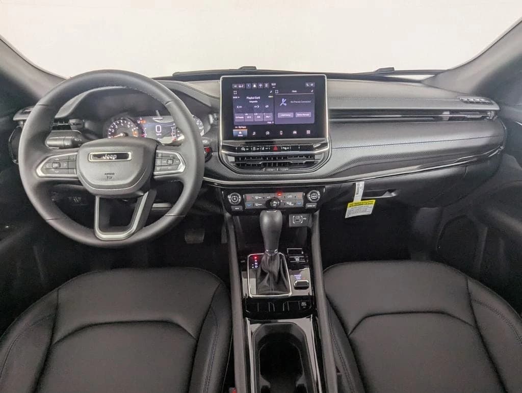 Jeep Compass Limited Altitude 4x4 2026 — side view