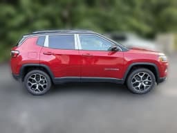 Jeep Compass Limited 4x4 2026 — side view