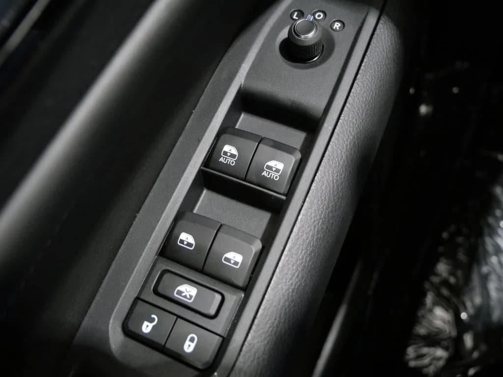 Jeep Compass Limited Altitude 4x4 2026 — side view