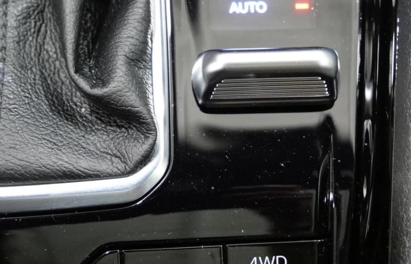 Jeep Compass Limited Altitude 4x4 2026 — side view