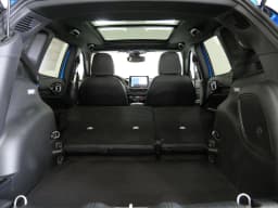 Jeep Compass Limited Altitude 4x4 2026 — side view