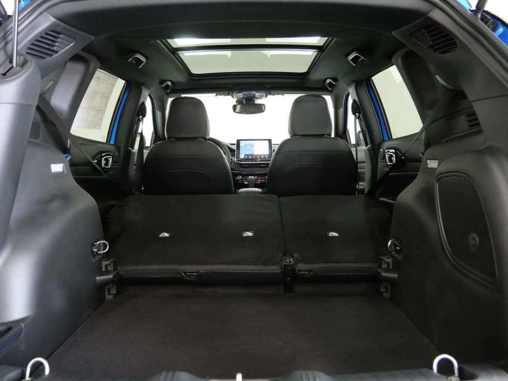 Jeep Compass Limited Altitude 4x4 2026 — side view