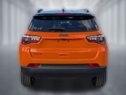 Jeep Compass Limited Altitude 4x4 2026 — side view