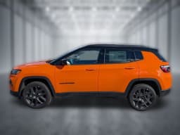 Jeep Compass Limited Altitude 4x4 2026 — side view