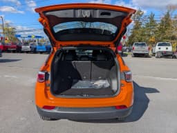 Jeep Compass Limited Altitude 4x4 2026 — side view