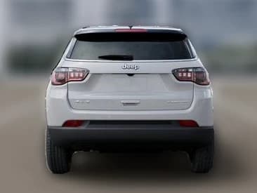 Jeep Compass Limited 4x4 2026 — side view