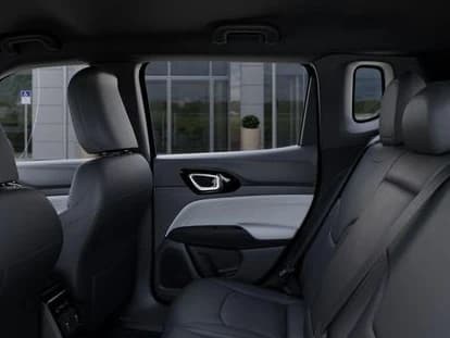 Jeep Compass Limited 4x4 2026 — side view