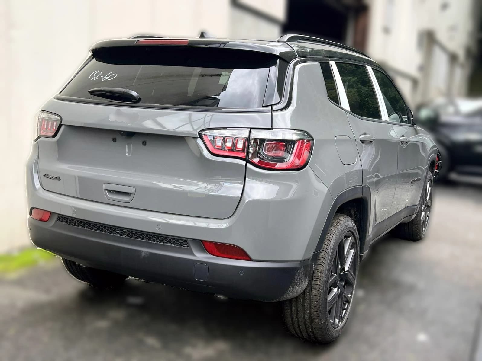 Jeep Compass Limited Altitude 4x4 2026 — side view