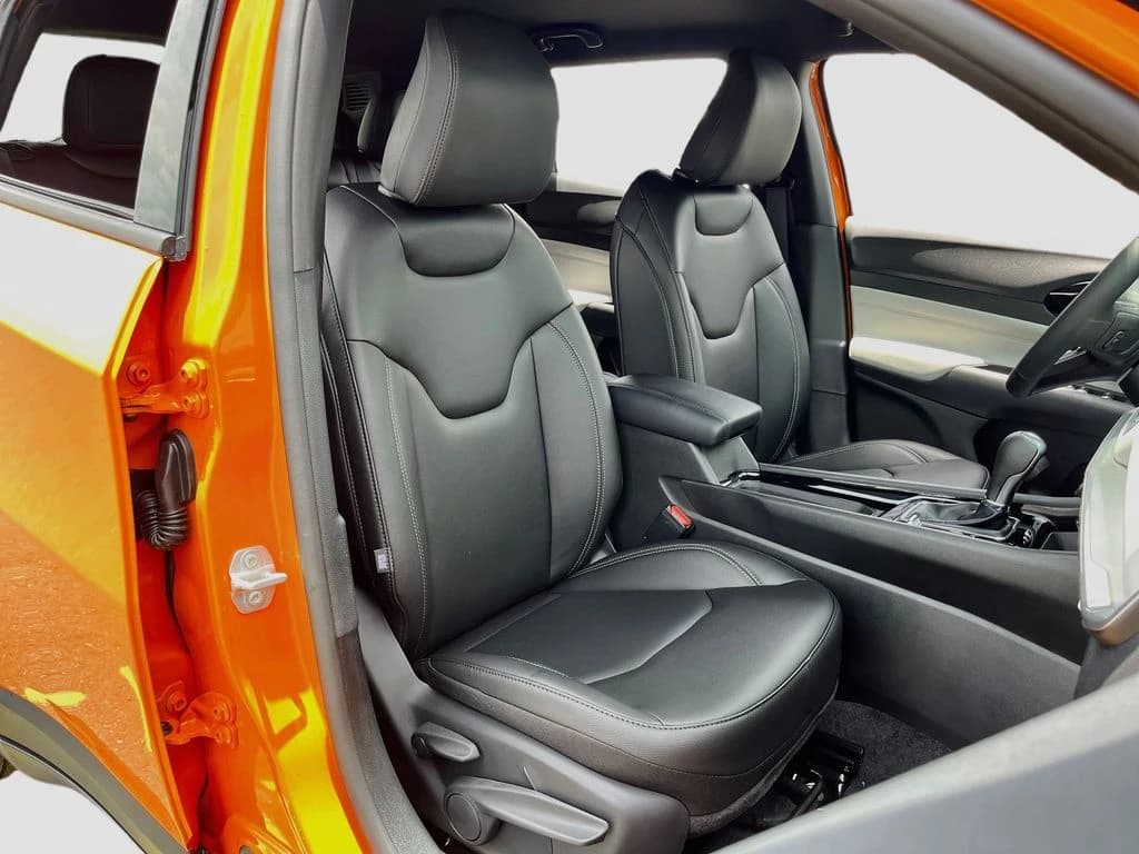 Jeep Compass Limited 4x4 2026 — side view