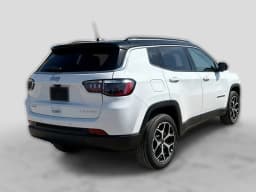 Jeep Compass Limited 4x4 2026 — side view