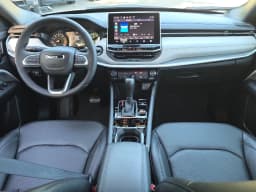 Jeep Compass Limited 4x4 2026 — side view