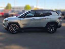 Jeep Compass Limited 4x4 2026 — side view