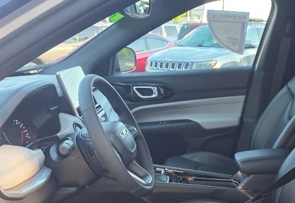 Jeep Compass Limited 4x4 2026 — side view