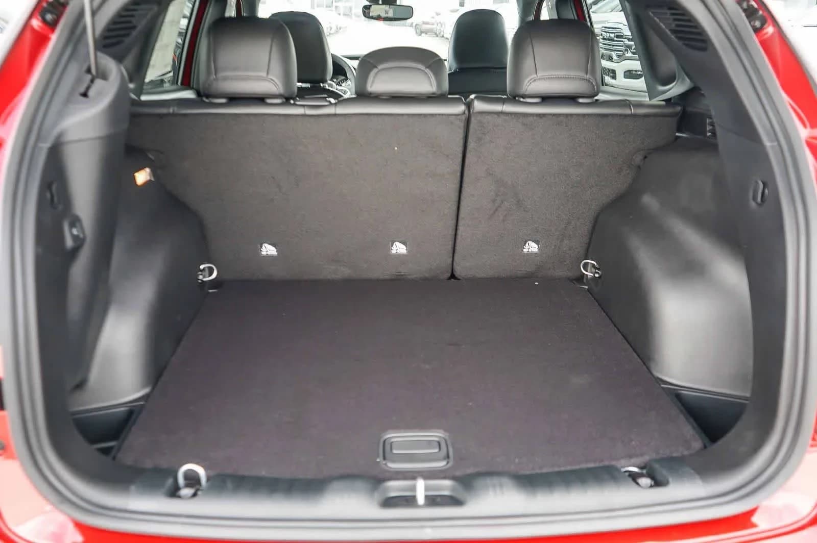Jeep Compass Trailhawk 4x4 2026 — side view