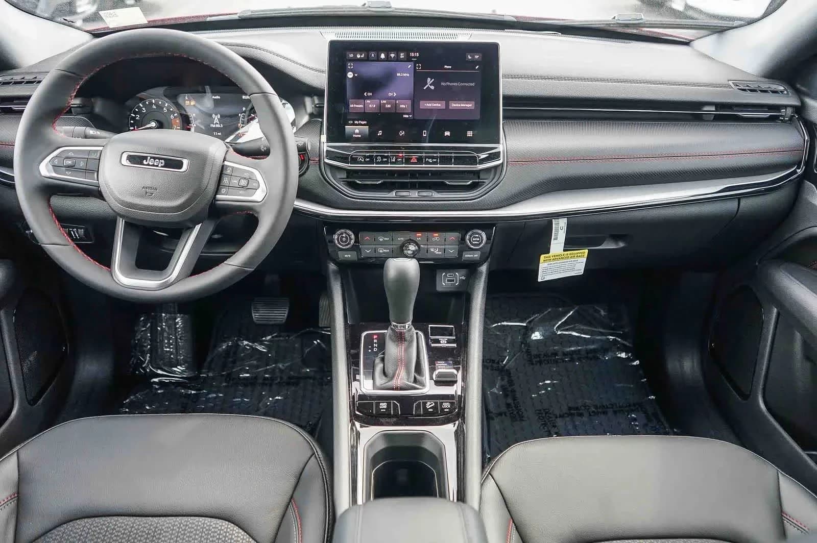Jeep Compass Trailhawk 4x4 2026 — side view
