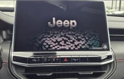 Jeep Compass Trailhawk 4x4 2026 — side view