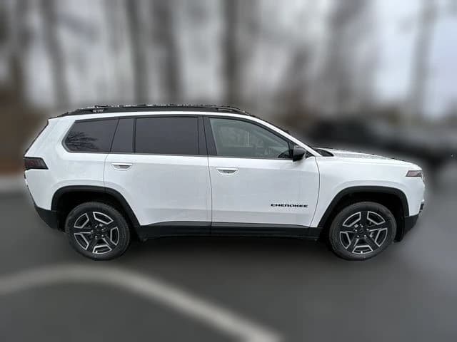 Jeep Cherokee Laredo 4x4 2026 — side view